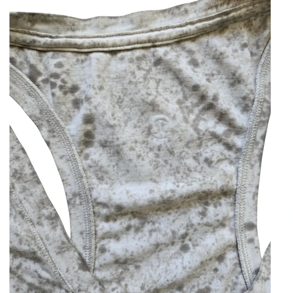 Lululemon Bundle Size 4 Small Mineral Wash Tank &‎ Sports Bra Tie Dye
